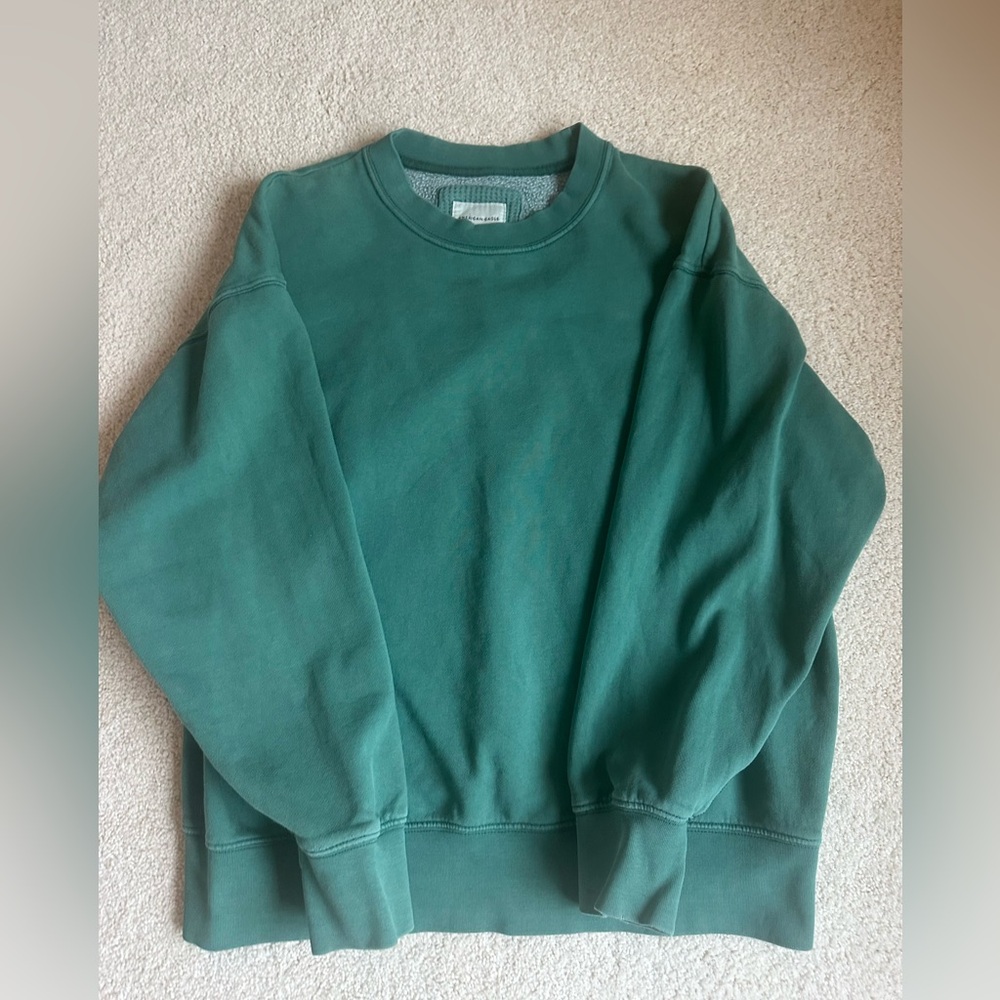 American Eagle crewneck sweatshirt.
